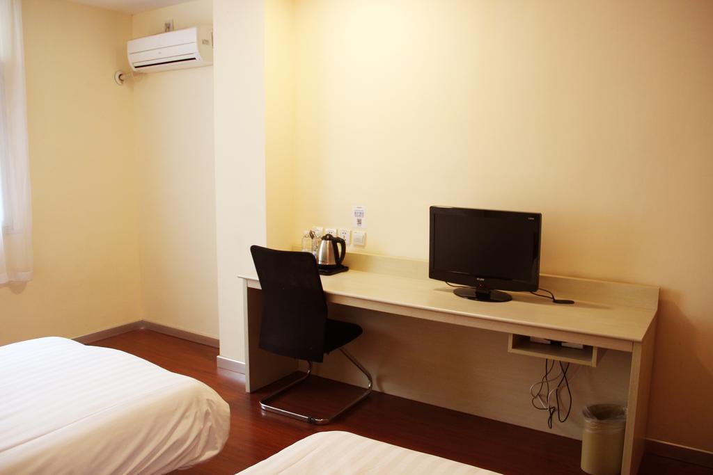 Hanting Hotel Shanghai South Railway Station Luoxiang Road Branch الغرفة الصورة